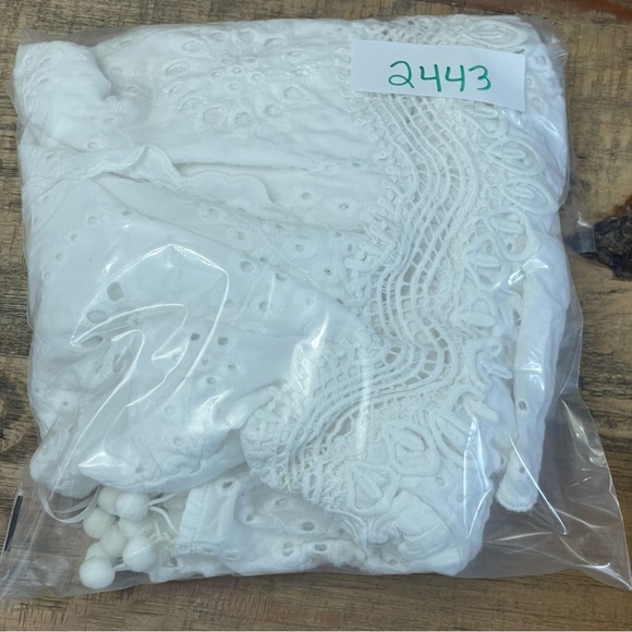 Willow & Clay women’s size large Pom Pom & Ruffles Low Back Tank Top feminine - Picture 10 of 10